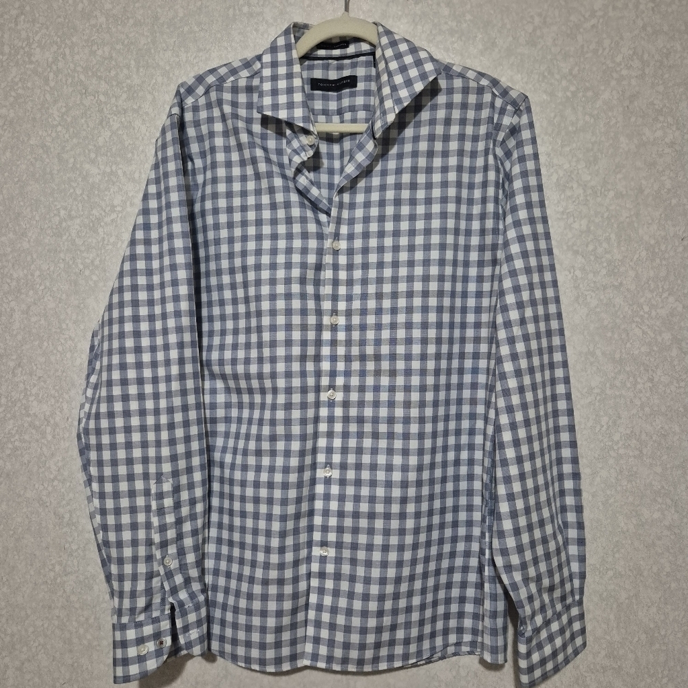 TOMMY HILFIGER..Blue and White Checkered Men's Shirt..SIZE:L